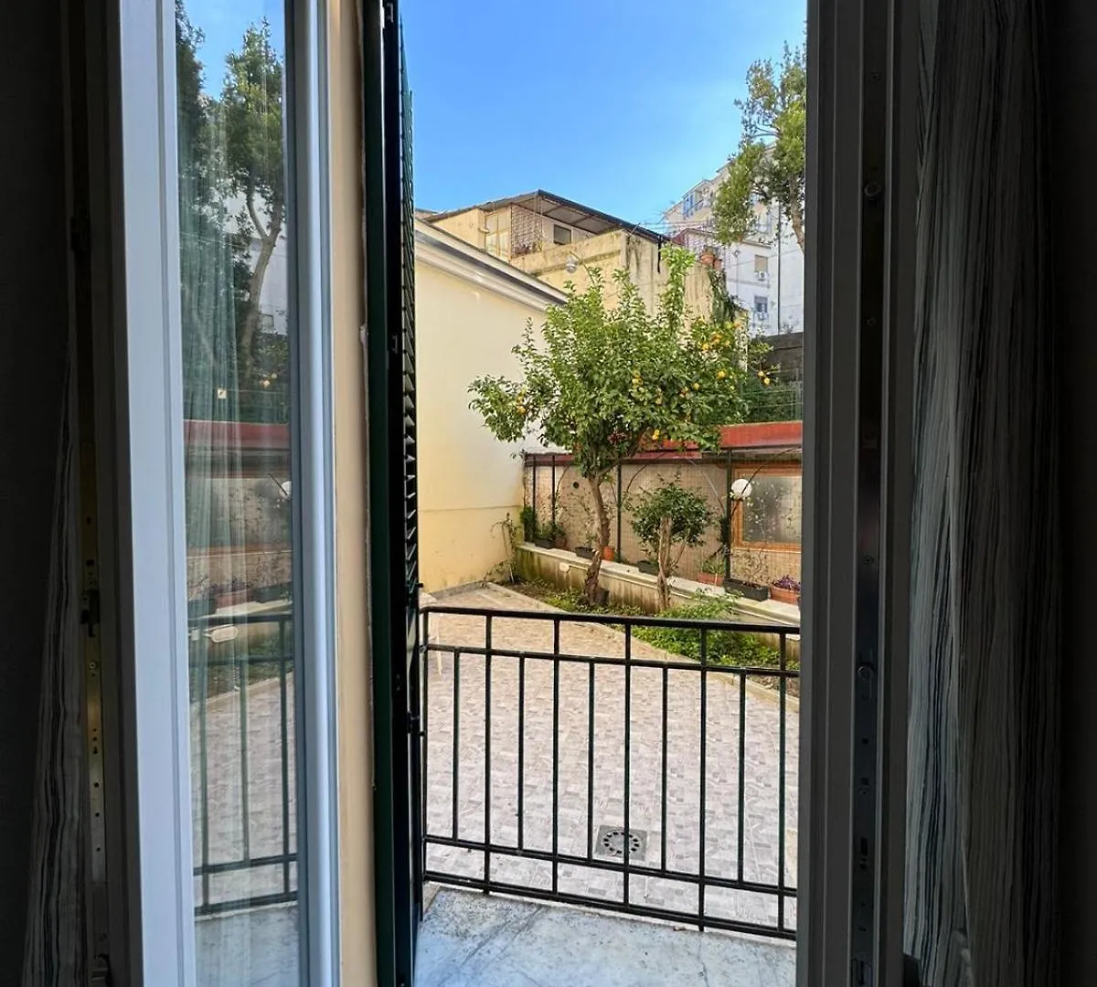 Mirea Garden Apartment Naples Italy