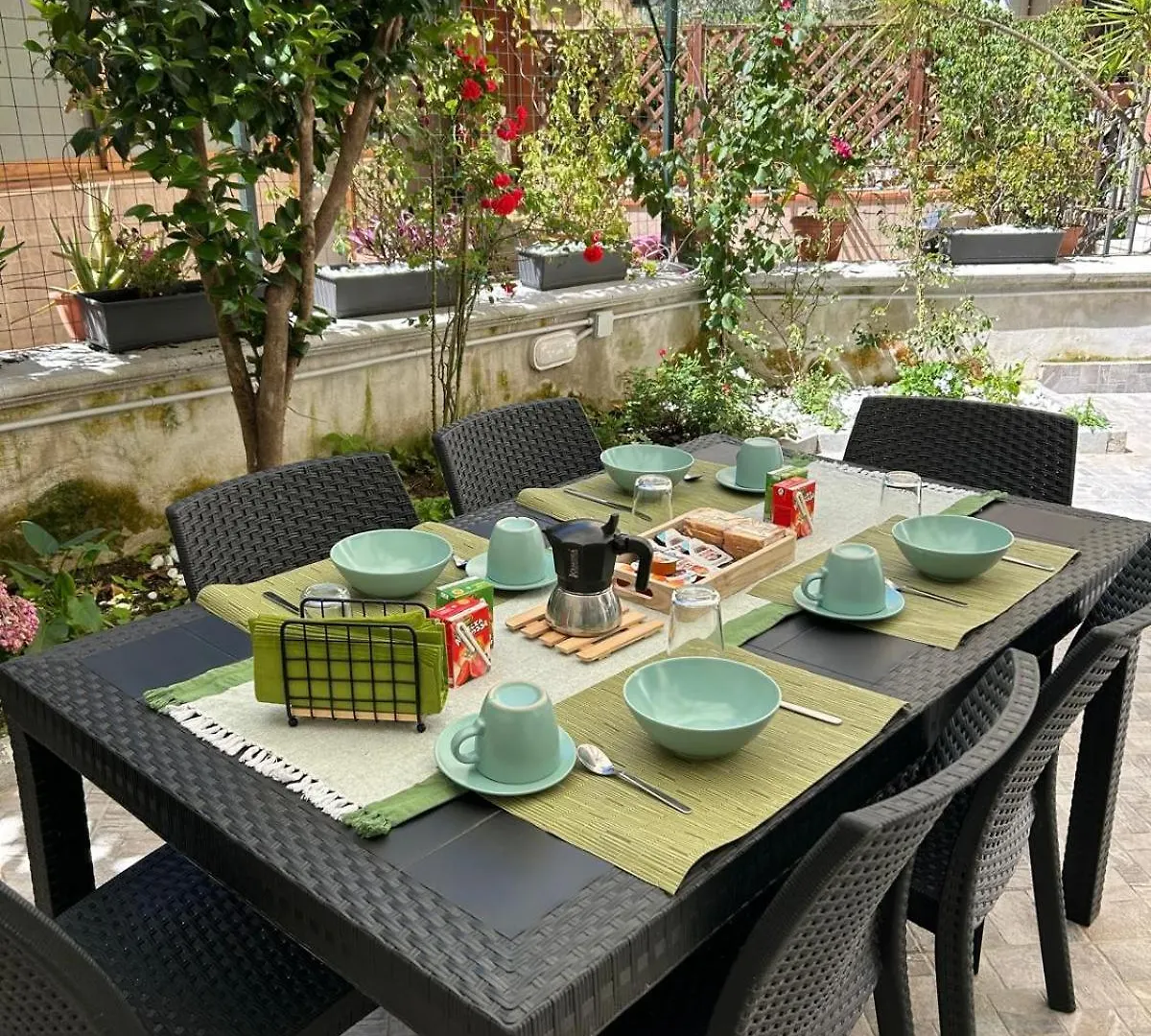 Mirea Garden Apartment Naples